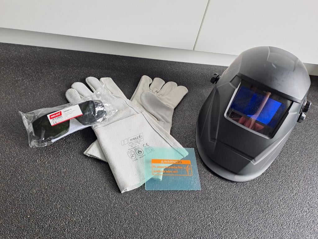 Lashelm Holex (met accessoires), Ophalen