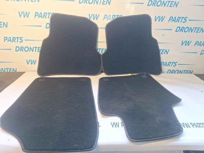 Kit tapis d'un Volkswagen Polo, Autos : Pièces & Accessoires, Volkswagen, -, 3 mois de garantie, Utilisé