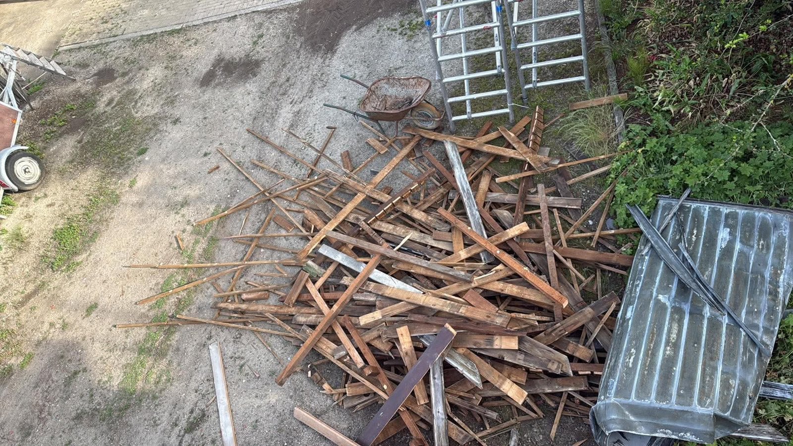 Brandhout, Ophalen, Zo goed als nieuw
