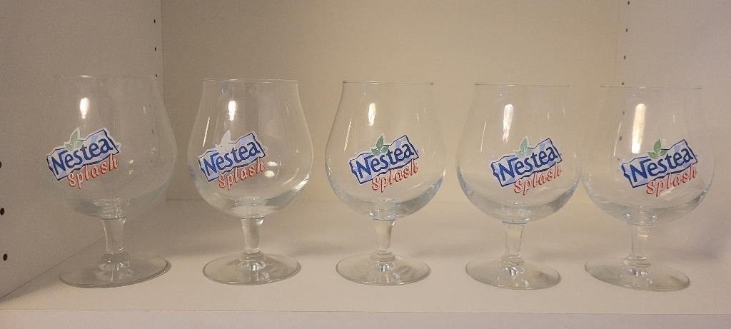 Lot de 4 verres à nestea, Enlèvement ou Envoi, Utilisé, Verre à soda