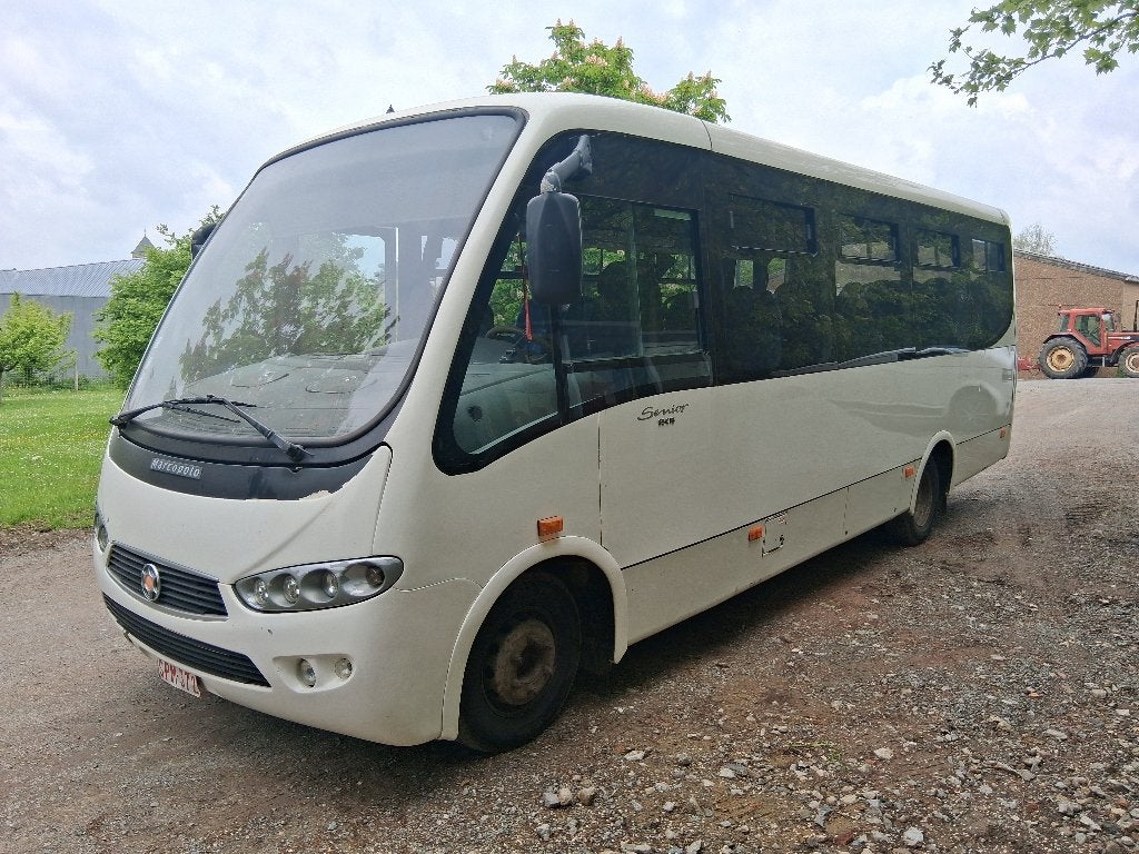Gebruikte IVECO - 28PL schoolbus, Auto's, Bestelwagens en Lichte vracht, 4 cilinders, Iveco, Wit, Particulier