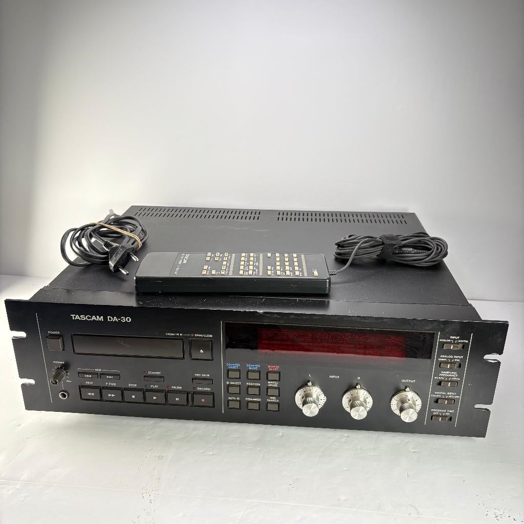 Tascam DA-30 plus afstandsbediening, TV, Hi-fi & Vidéo, Decks cassettes, Enlèvement, Simple, Autres marques