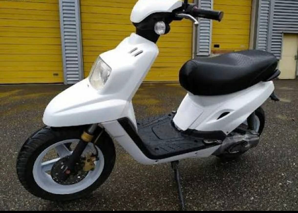 booster classe a contre nitro spitro stuntro voiture moto, Vélos & Vélomoteurs, SR 50, Comme neuf, Enlèvement, Classe A (25 km/h)