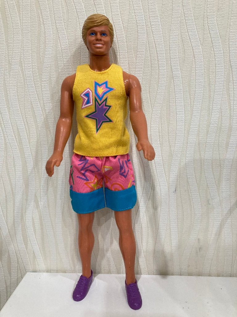 zolderopruiming: Ken (Barbie) met kleding-outfit 9334 - 1989, Ophalen of Verzenden, Pop