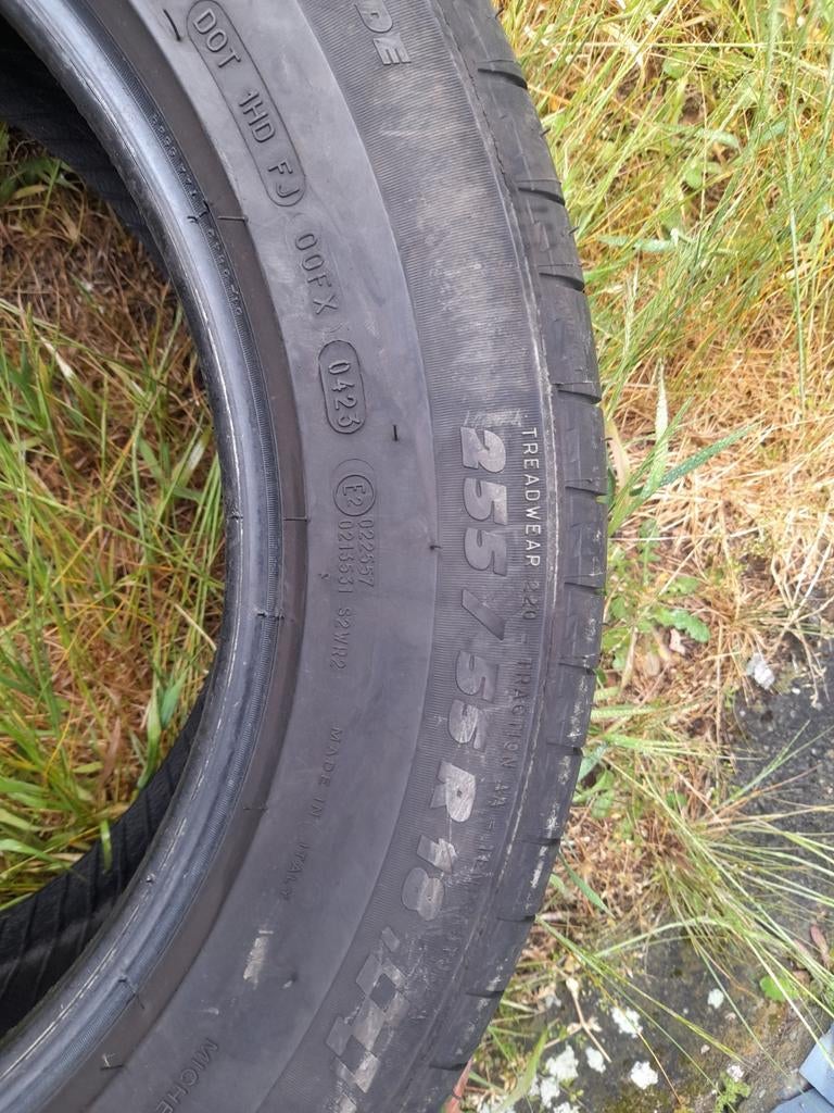 2 beaux pneus 255 55 18 Michelin, Enlèvement