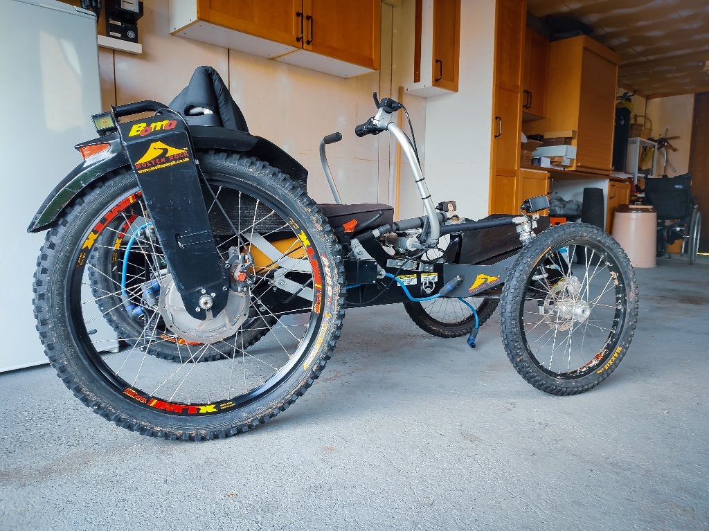 Boma : Fauteuil tout terrain pour personne avec handicape, Enlèvement, Utilisé, Fauteuil roulant électrique