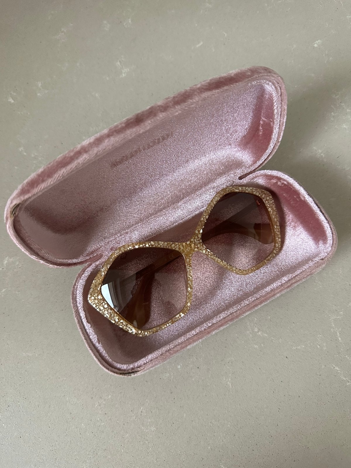 Lunettes de soleil Miu Miu SMU 11N, Enlèvement ou Envoi, Comme neuf, Beige, Lunettes de soleil
