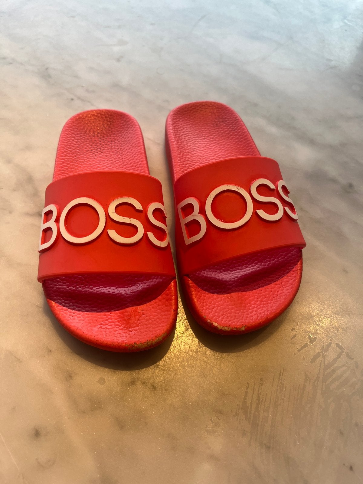 Slipper Hugo Boss maat 28, Enfants & Bébés, Vêtements enfant | Chaussures & Chaussettes, Enlèvement