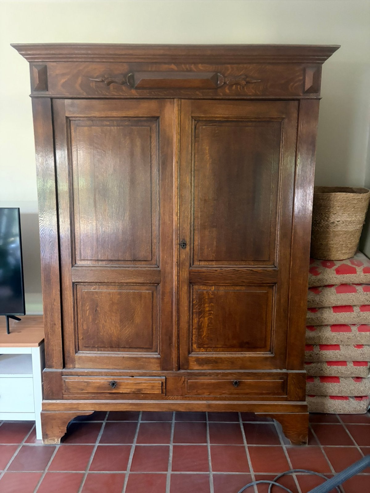 Antieke houten kast, Ophalen