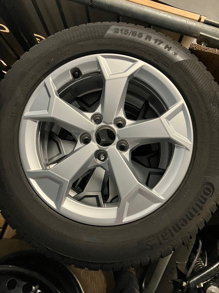 Audi Q3 Velgen + Continental winterbanden 215 65 17 z.g.a.n., Autos : Pièces & Accessoires, Pneus & Jantes, Pneus et Jantes, Pneus hiver