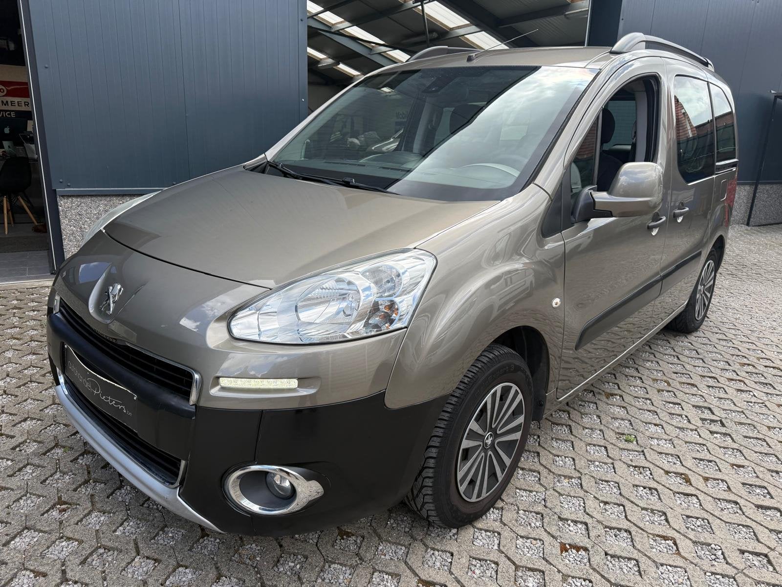 Peugeot Partner Benzine - Slechts 74000 km, Auto's, Voorwielaandrijving, Euro 5, Stof, Gebruikt
