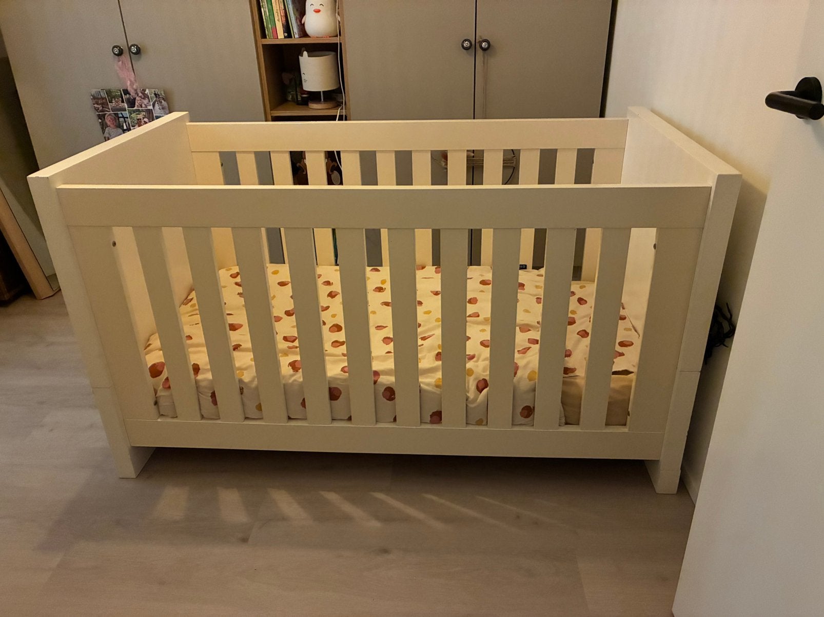 Lit pour enfant avec matelas et linge de lit, Enfants & Bébés, Enlèvement, Comme neuf
