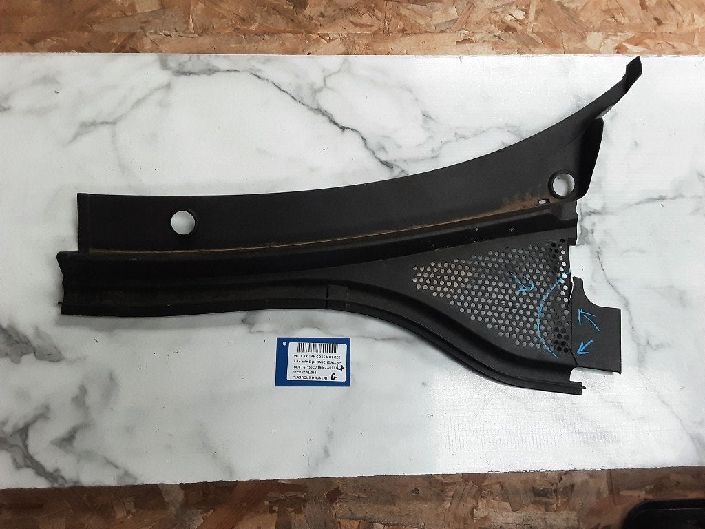 GARNITURES WINDSHIELD Volkswagen Tiguan (AD1) (5NN819403), Volkswagen, Volkswagen AG, Utilisé, Kundenbetreuung@volkswagen.de