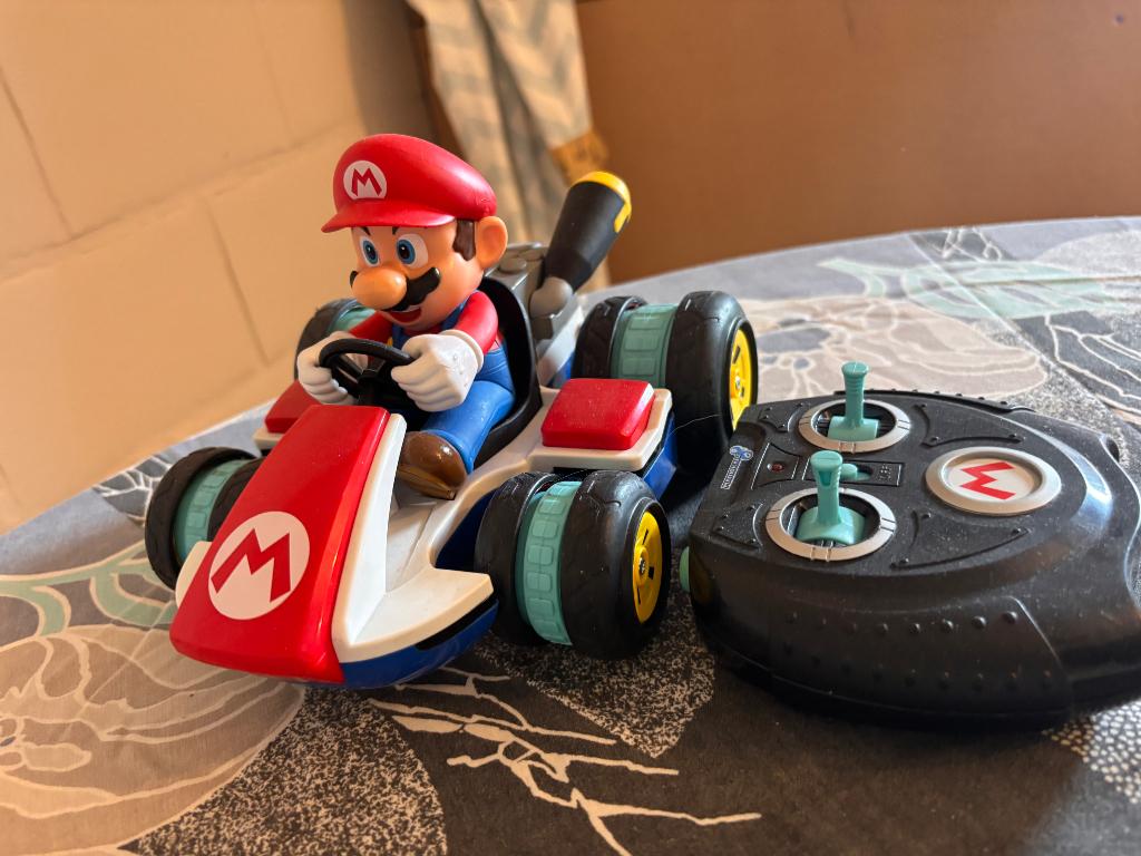 Mario kart auto op afstandsbediening, Kinderen en Baby's, Speelgoed |Speelgoedvoertuigen, Ophalen, Zo goed als nieuw, Afstandsbediening