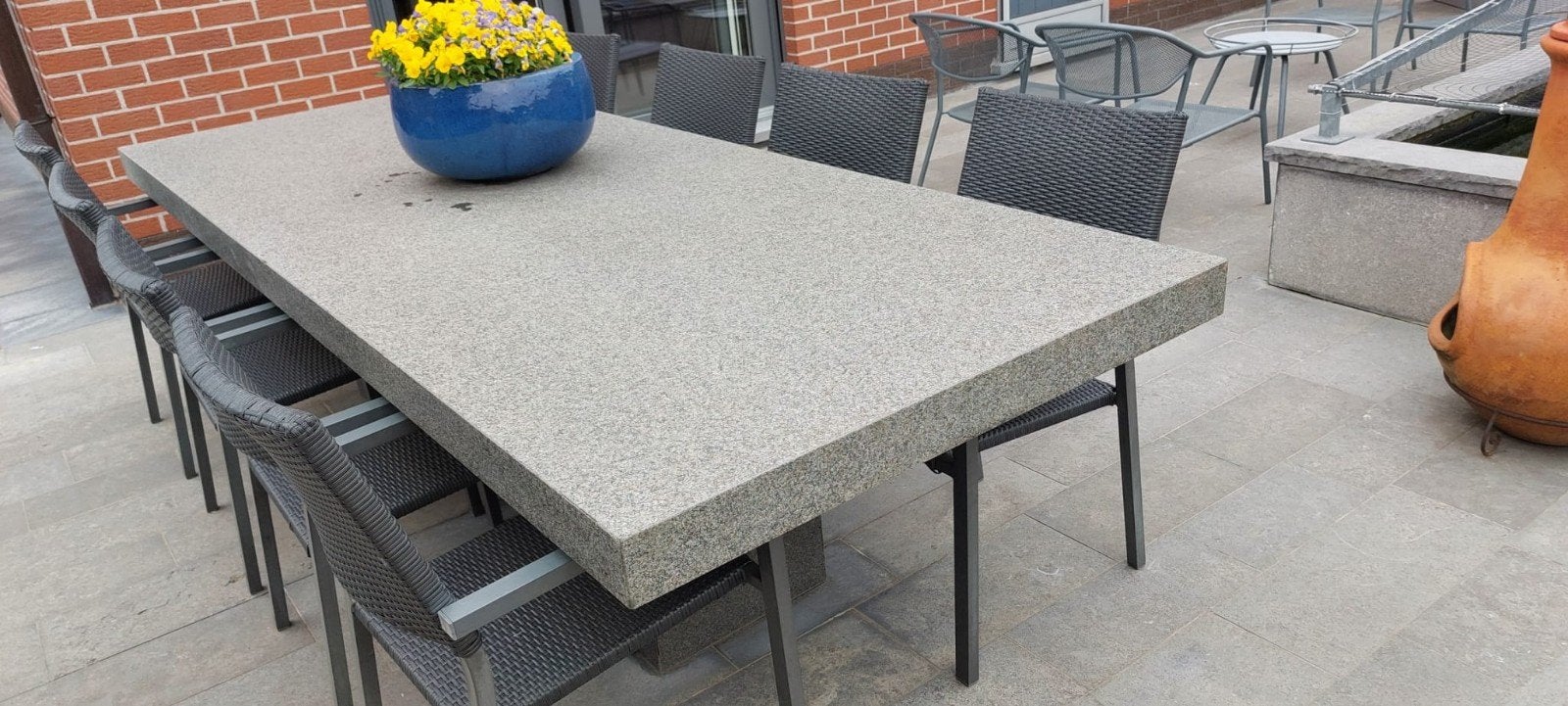 Tafel Afrikaanse natuursteen 2m80 op1m06 en 10cm dik., Enlèvement