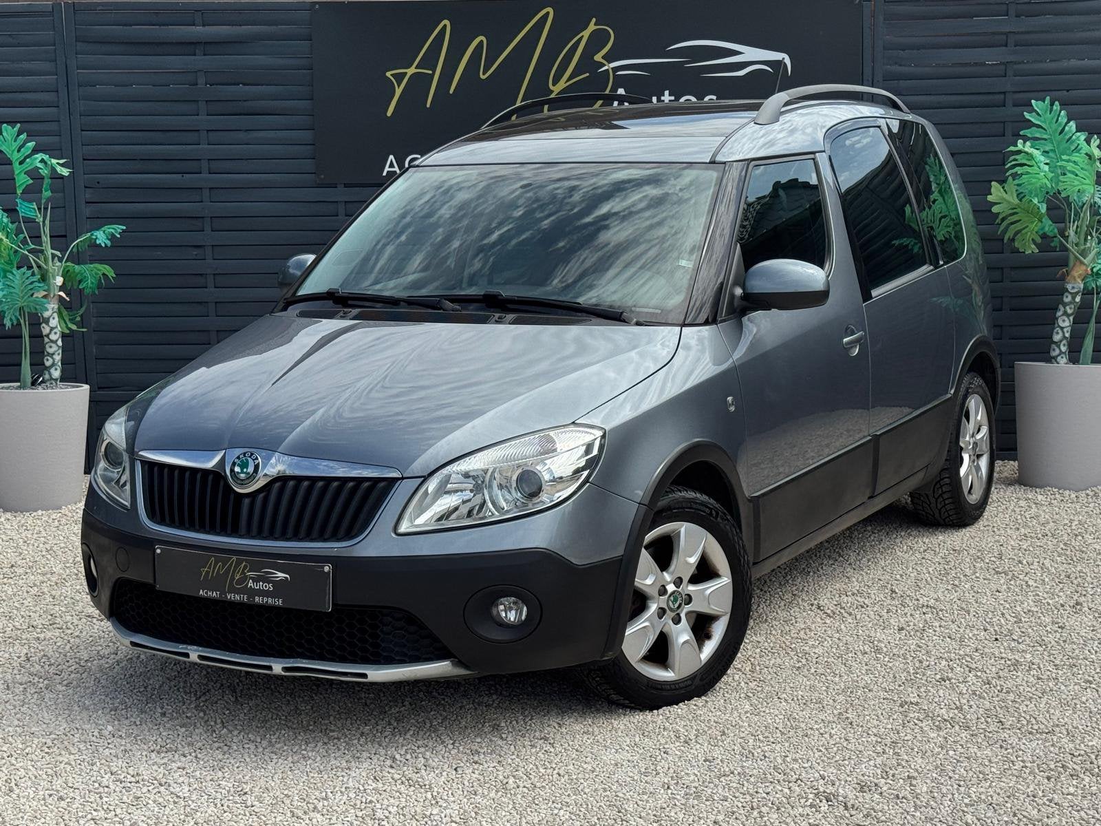 Skoda Roomster 1.2 TSI */*AUTOBOX+CARPLAY+PANODAK */*, Auto's, Zwart, 4 cilinders, Roomster, Bedrijf