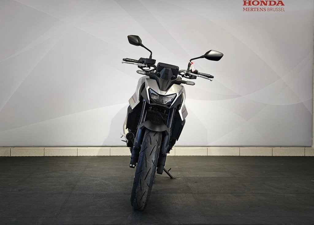 Honda CB750 Hornet (bj 2025), Motoren, Motoren | Honda, Bedrijf, Overig, 755 cc, 12 t/m 35 kW