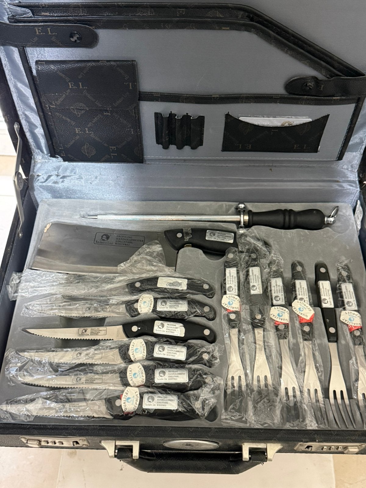 Nieuwe complete messenset in luxe koffer. Nooit gebruikt!, Maison & Meubles, Cuisine | Couverts, Neuf, Enlèvement
