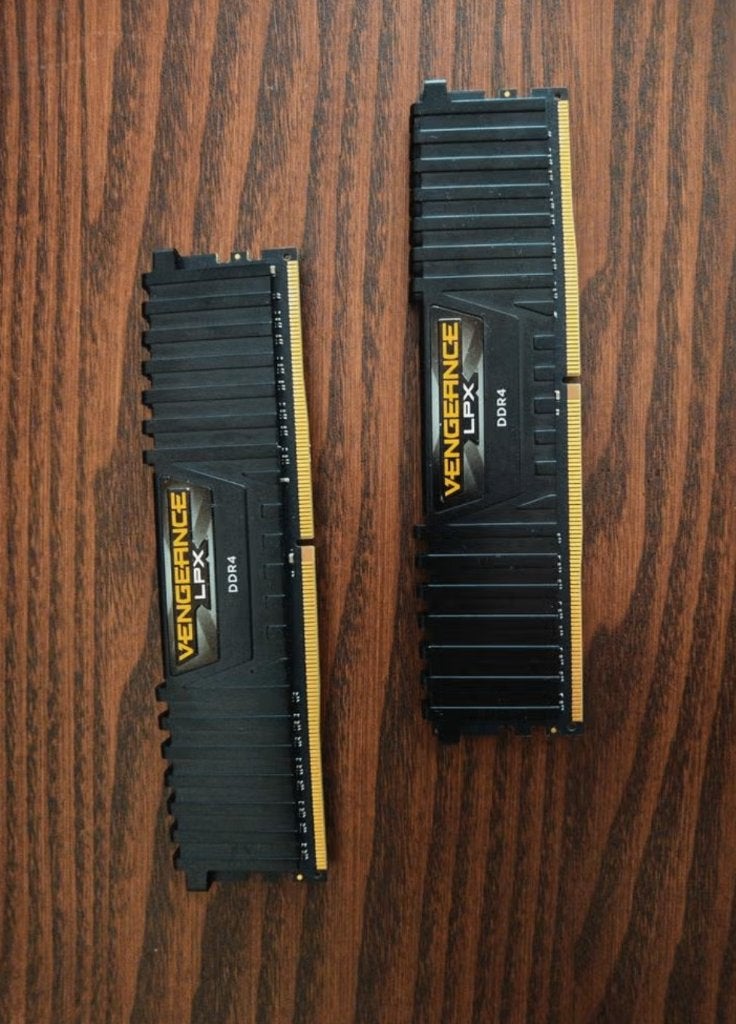 16 GB DDR4 3600 Corsair Vengeance, Computers en Software, RAM geheugen, DDR4, Ophalen of Verzenden, Zo goed als nieuw, Desktop