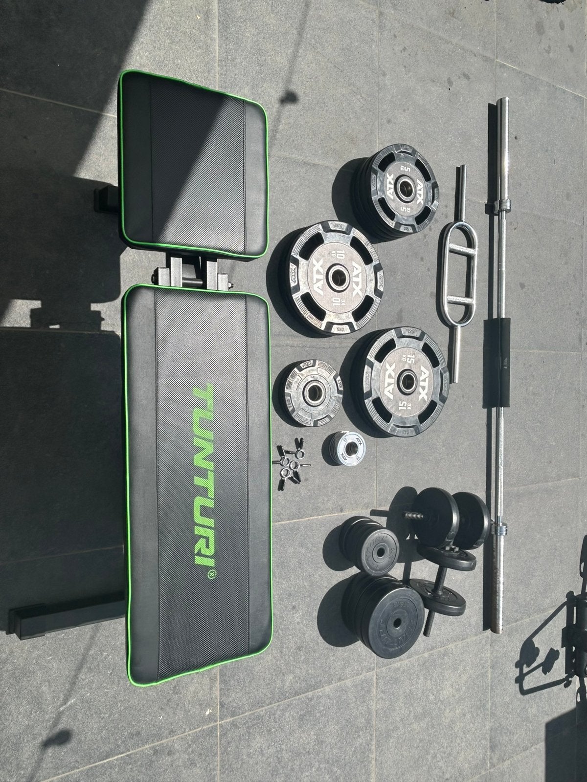 Squat rack + bench + plates + barbell + dumbells, Sports & Fitness, Enlèvement, Utilisé, Pectoraux, Autres types