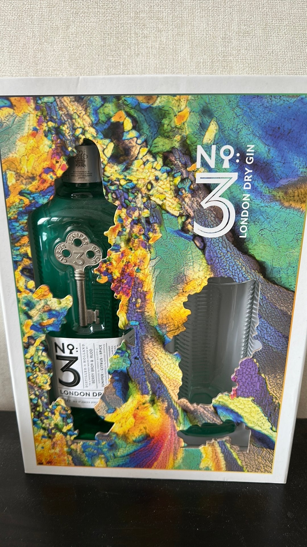 Gin. Fles + glas, Enlèvement ou Envoi, Neuf