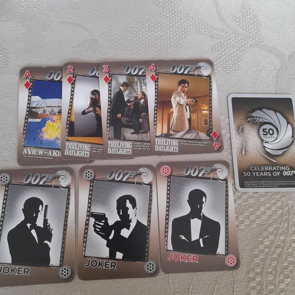 2 sets speelkaarten James Bond  50 Years., Verzamelen, Ophalen of Verzenden, Speelkaart(en)