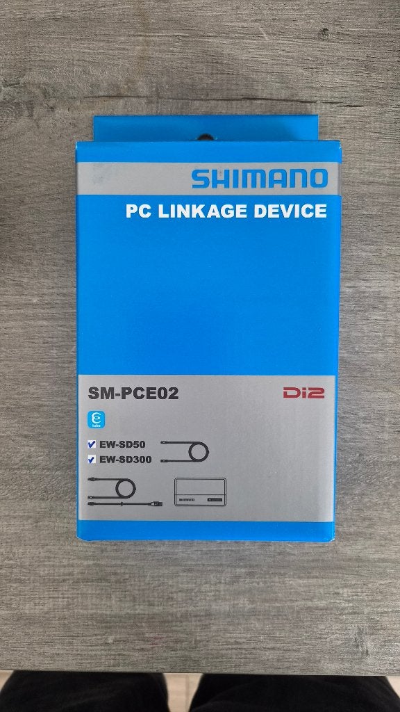 Boitier Shimano SM-PCE02  pour réglages et mises à jour Di2, Vélos & Vélomoteurs, Enlèvement, Comme neuf, Autres outils