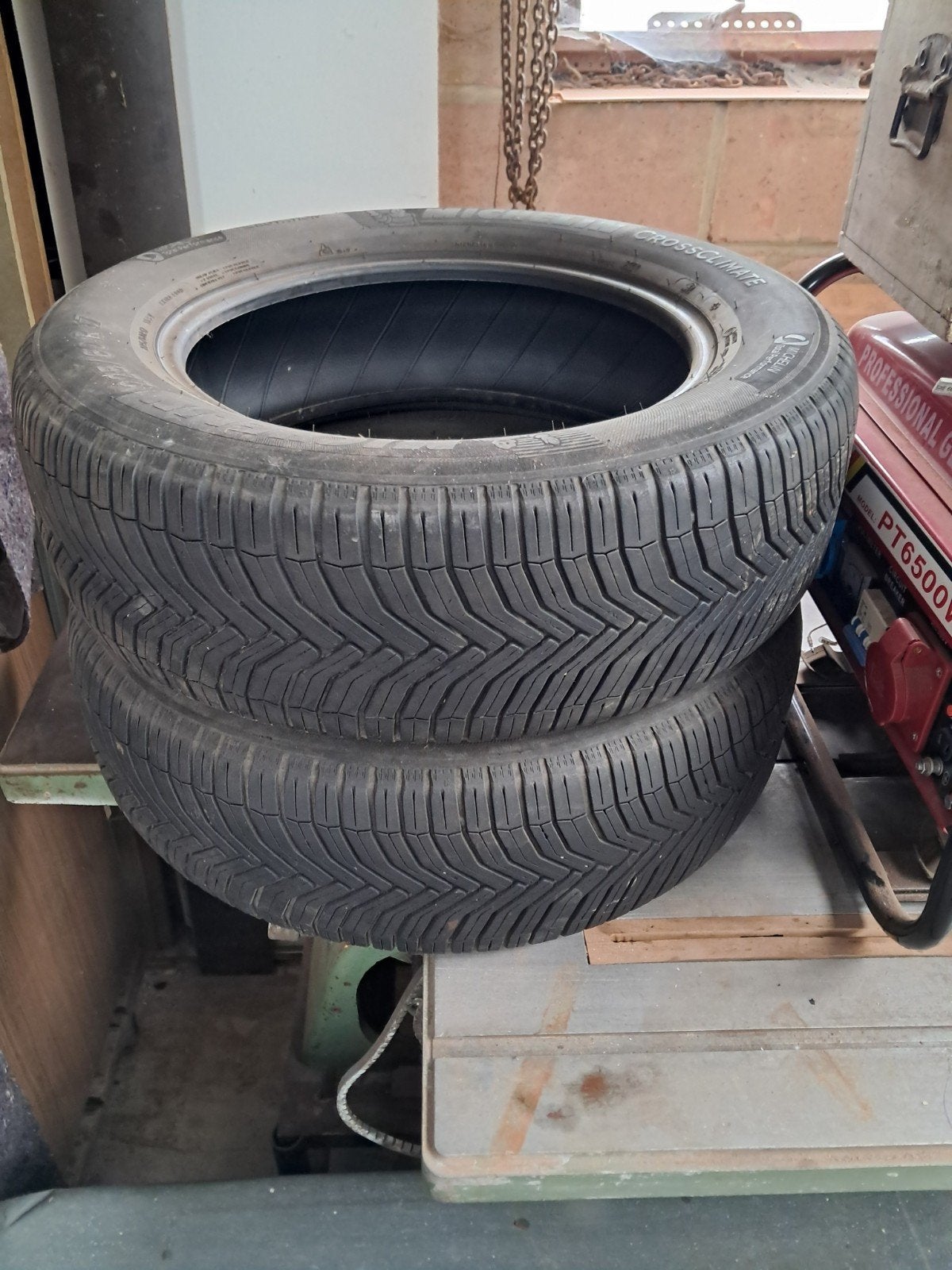 2 stuks 4 seizoensbanden 225/60R17 met nog + 4 mm profieldie, Ophalen, Gebruikt, All Season, Band(en)