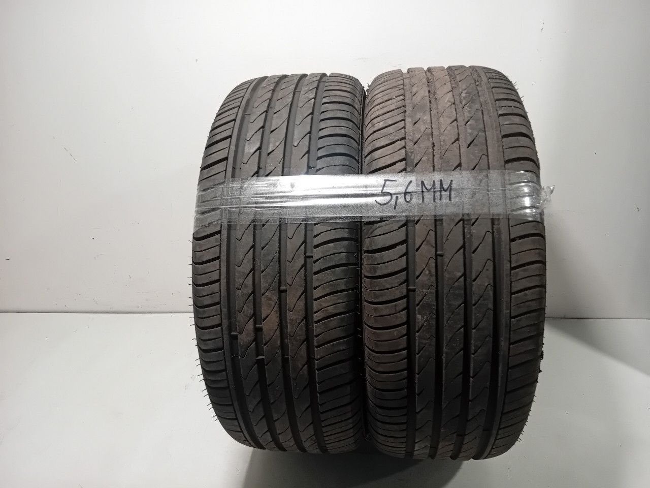 Bandenset 2 stuks Zomer 195 50 R15, Autos : Pièces & Accessoires, Van der Ven Autorecycling B.V., Ettenseweg 76, 4706 PB Roosendaal, The Netherlands
