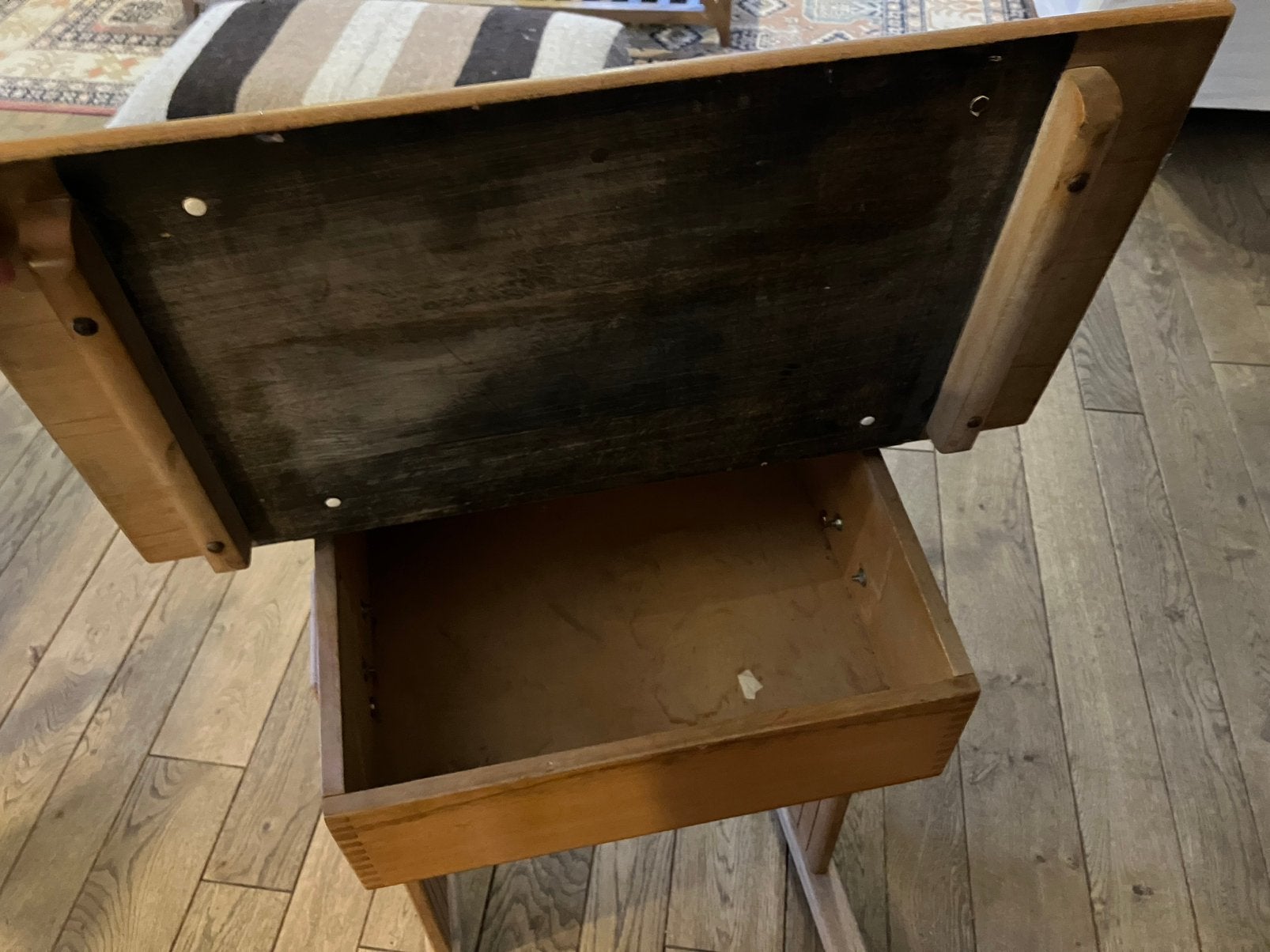 Ancien bureau d’écolier, Bureau d'écolier, Vintage, Utilisé, Bois