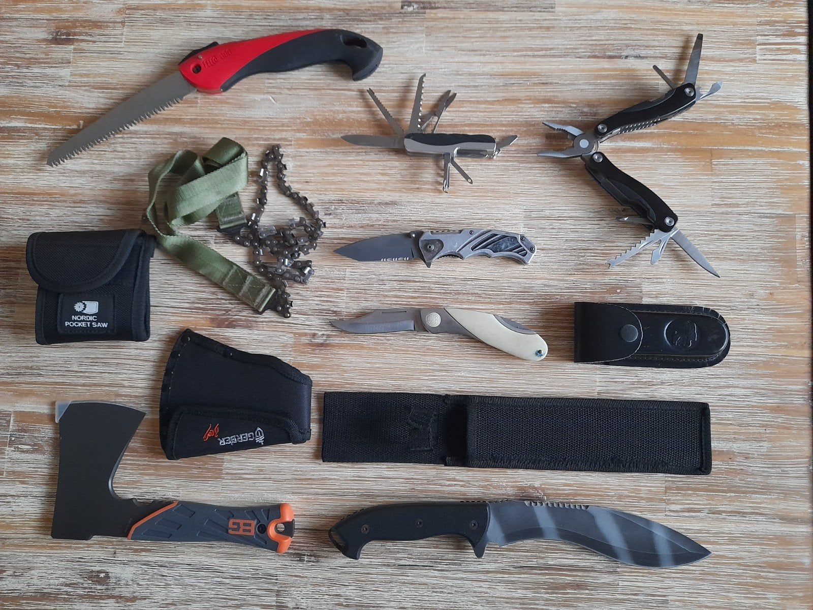 Verzameling bushcraft materiaal aan STUNTPRIJS, Caravans en Kamperen, Ophalen