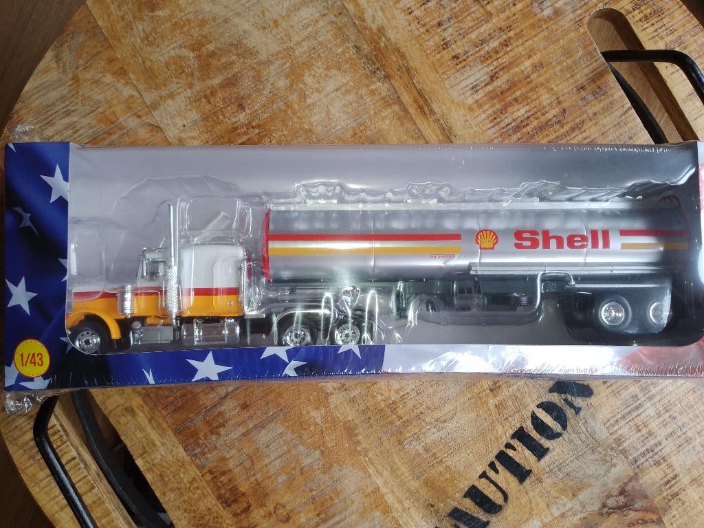 Camion USA PETERBILT SHELL Tanker Truck 1/43 UH IXO NEUF+Box, Enlèvement ou Envoi, Neuf, Bus ou Camion, Universal Hobbies