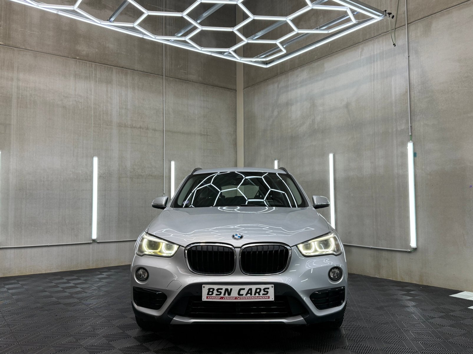 BMW X1/XENON/1STE EIGENAAR/LEER/PDC/CRUISE/GARANTIE, Auto's, Leder, 5 zetels, 5 deurs, BMW Premium Selection