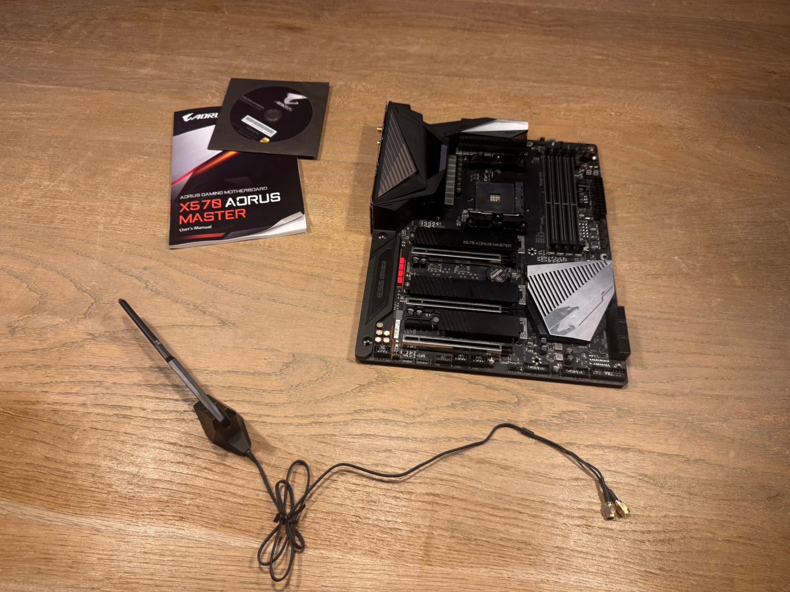 Aorus master x570 new 450 euro, Computers en Software, Moederborden, Ophalen of Verzenden, Zo goed als nieuw, AMD, DDR4