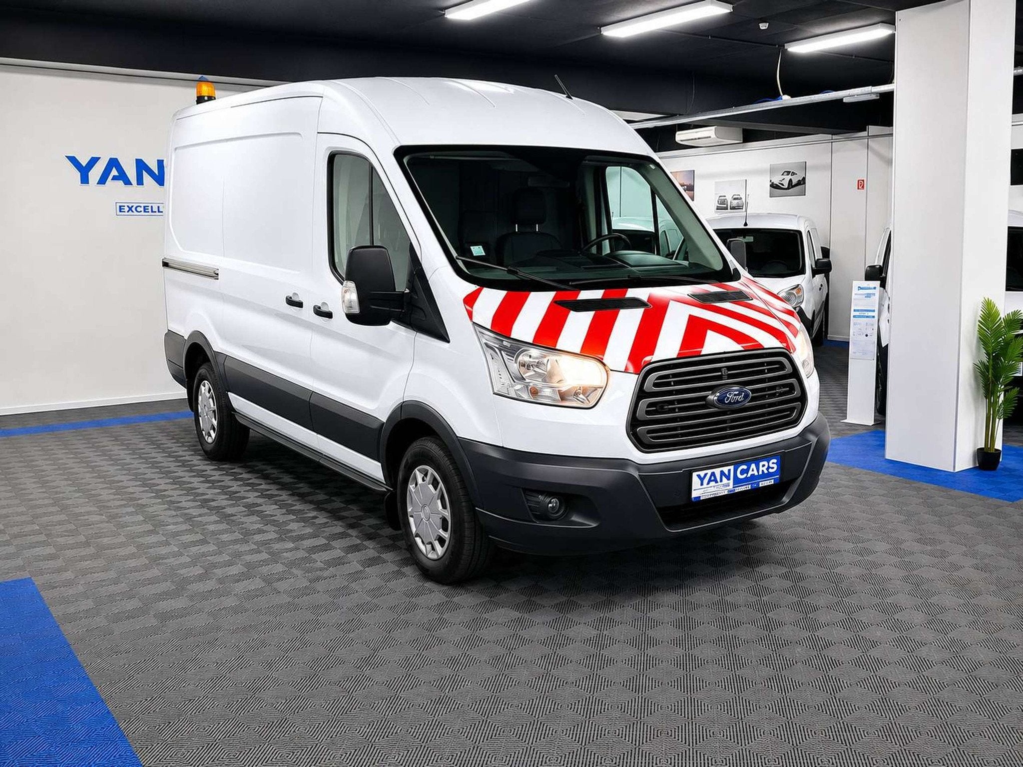 Ford Transit Webasto indépendant | Distri neuve | Écran nu, Cuir, Achat, Euro 6, Entreprise