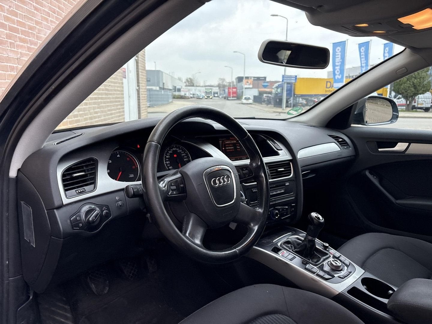 Audi A4 Avant 2.0 TDI Pro Line Business | Climate | Cruise |, Auto's, Audi, Zwart, Parkeersensor, A4, Beige