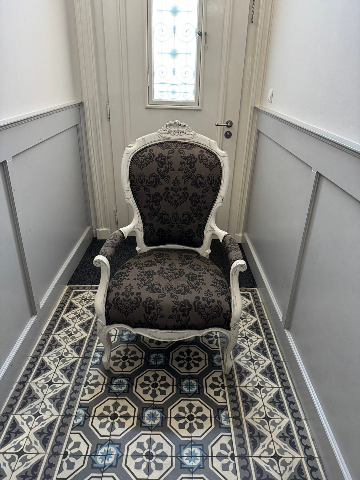 Chique fauteuil, Ophalen