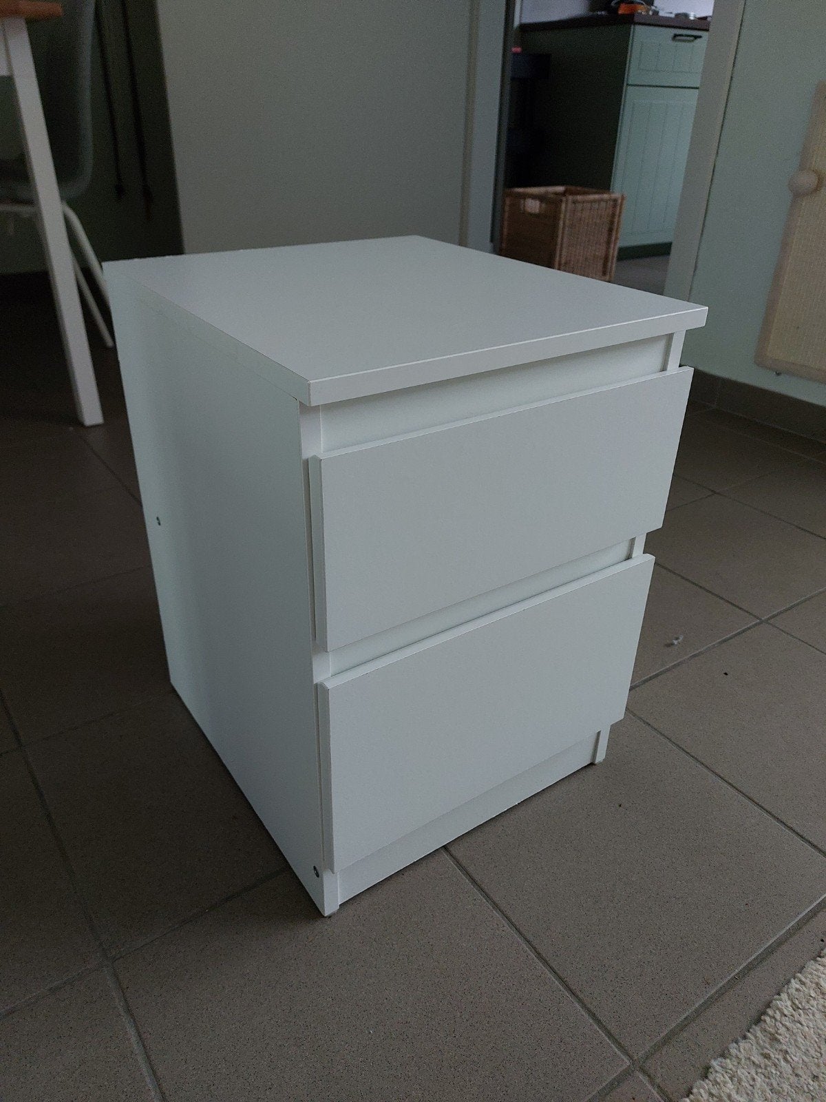 IKEA nachtkastje - MALM, Huis en Inrichting, Slaapkamer | Nachtkastjes, Ophalen, Overige materialen, Minder dan 45 cm, 55 tot 70 cm