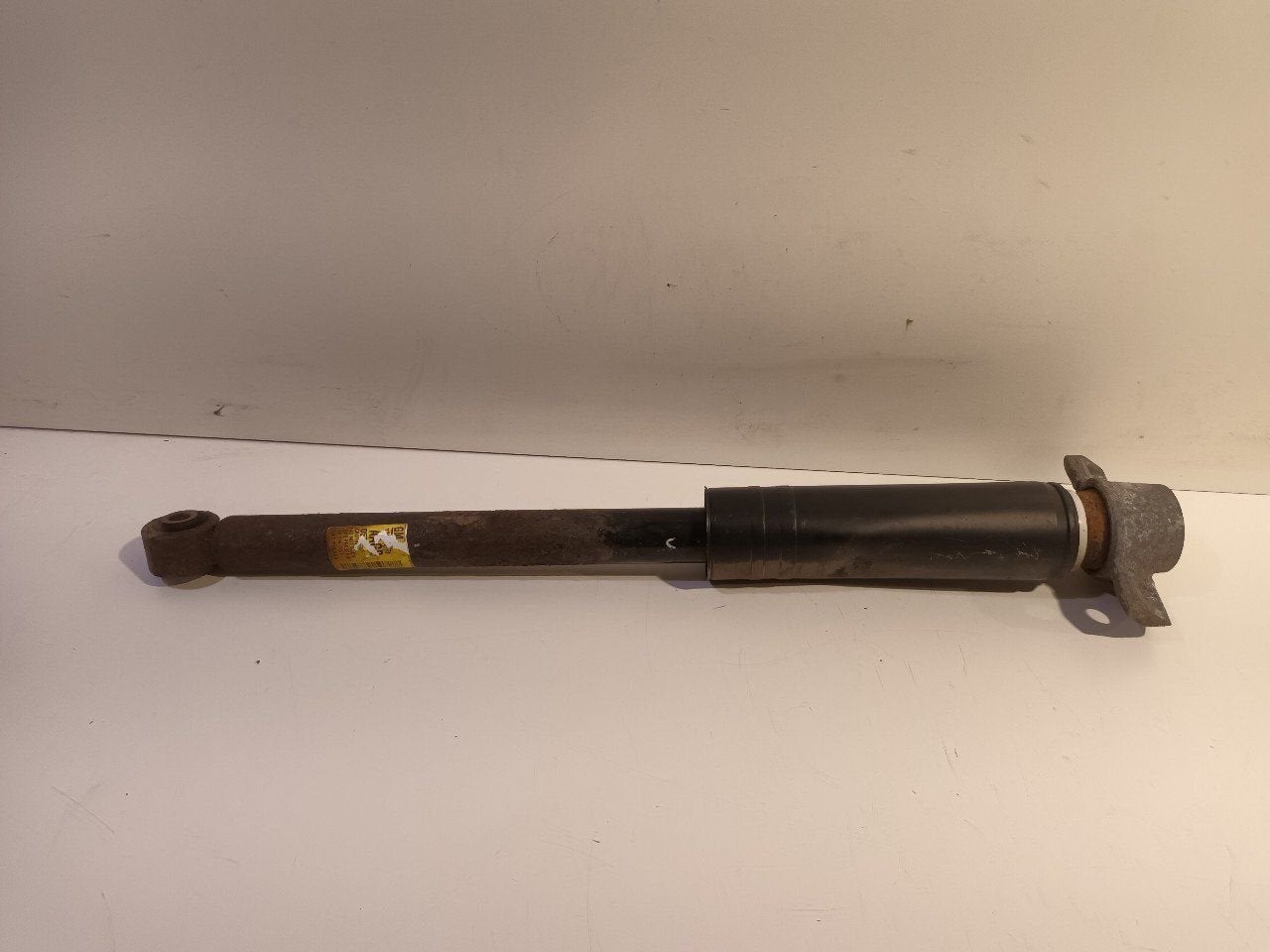 Schokbreker rechts achter Opel Astra, Onderdelen@venauto.nl, Van der Ven Autorecycling B.V., Gebruikt, Ettenseweg 76, 4706 PB Roosendaal, The Netherlands
