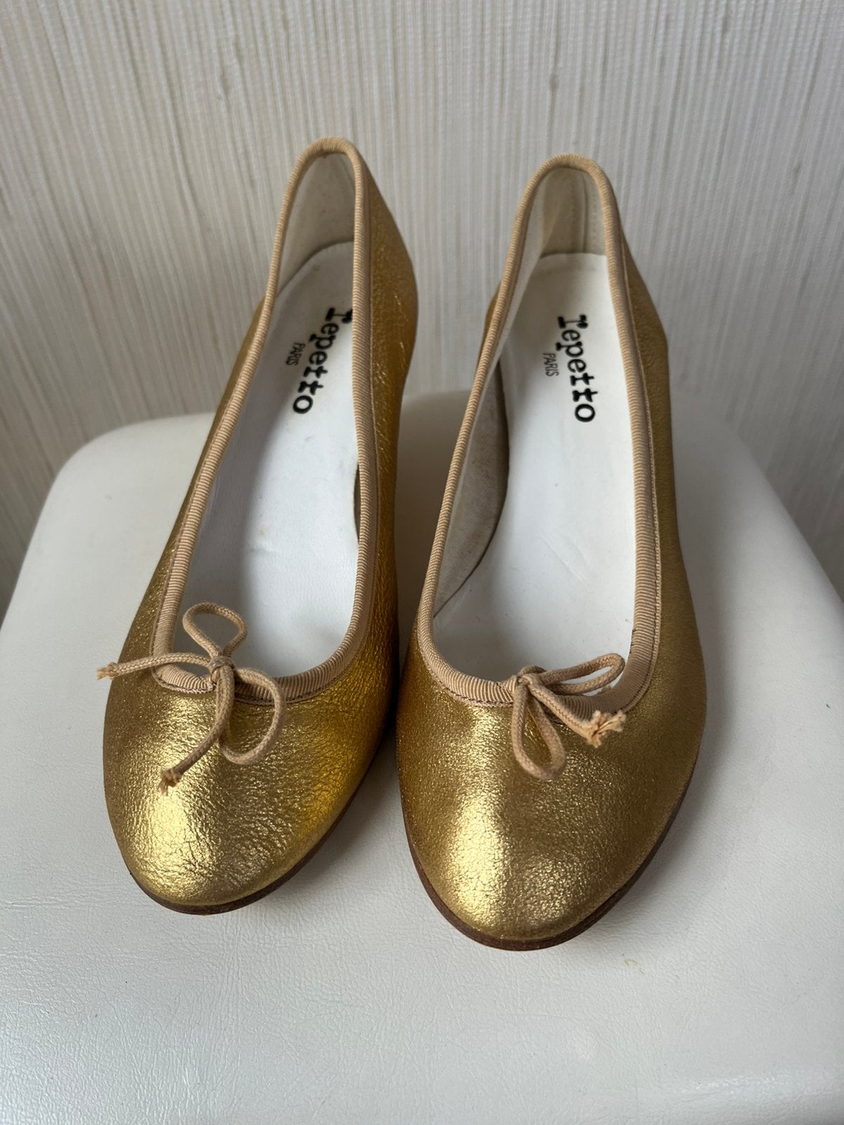 Gouden feestschoenen, Kleding | Dames, Trouwkleding en Trouwaccessoires, Verzenden, Zo goed als nieuw