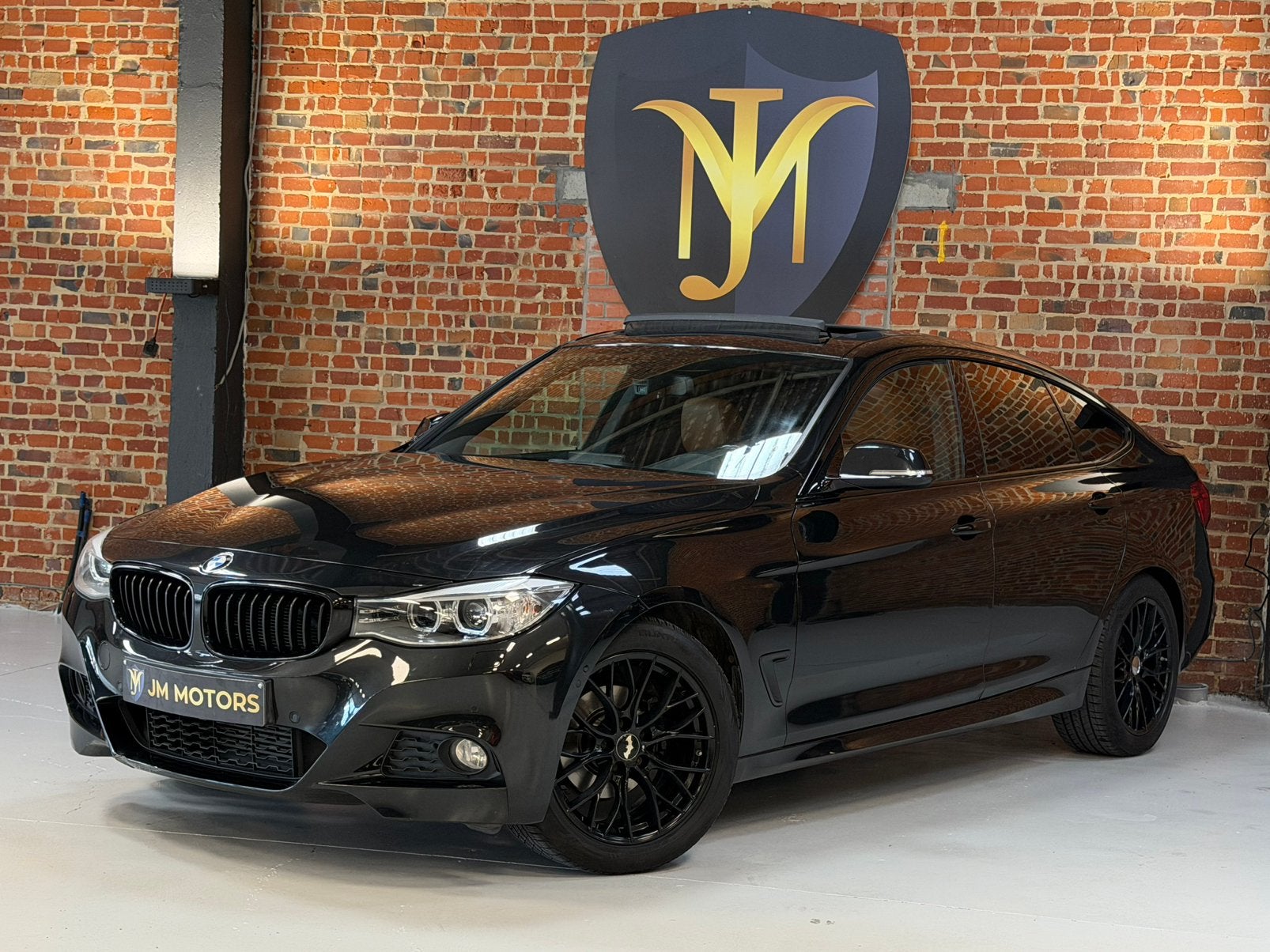 BMW 320i GT | M-Pack | Panodak | LED | Euro 6b, Autos, Cuir, Achat, https://public.car-pass.be/vhr/9e5fe7a8-991d-413a-b45e-efc8bf6eee6f