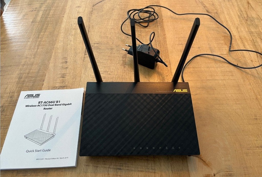 ASUS RT-AC66U B1, Ophalen of Verzenden, Zo goed als nieuw, Router