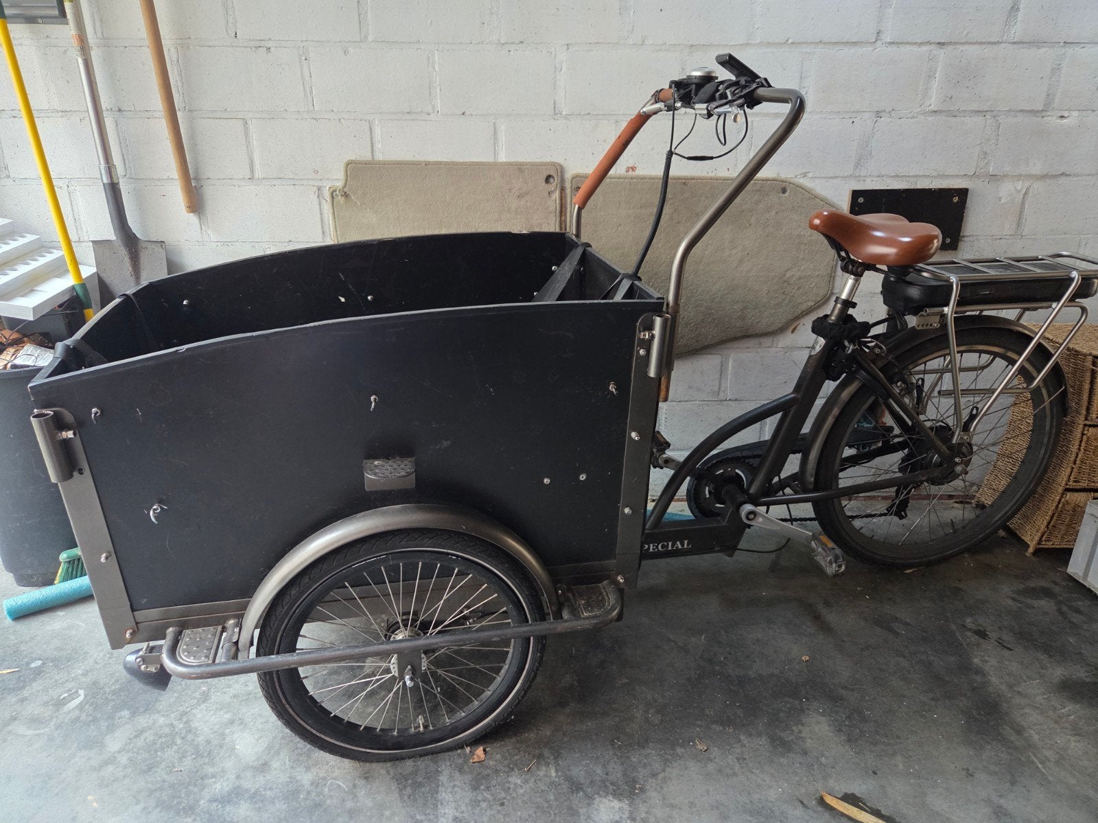 Bakfiets, 3wieler: te herstellen!!! Troye, zwart, Fietsen en Brommers, Fietsen | Bakfietsen, Ophalen