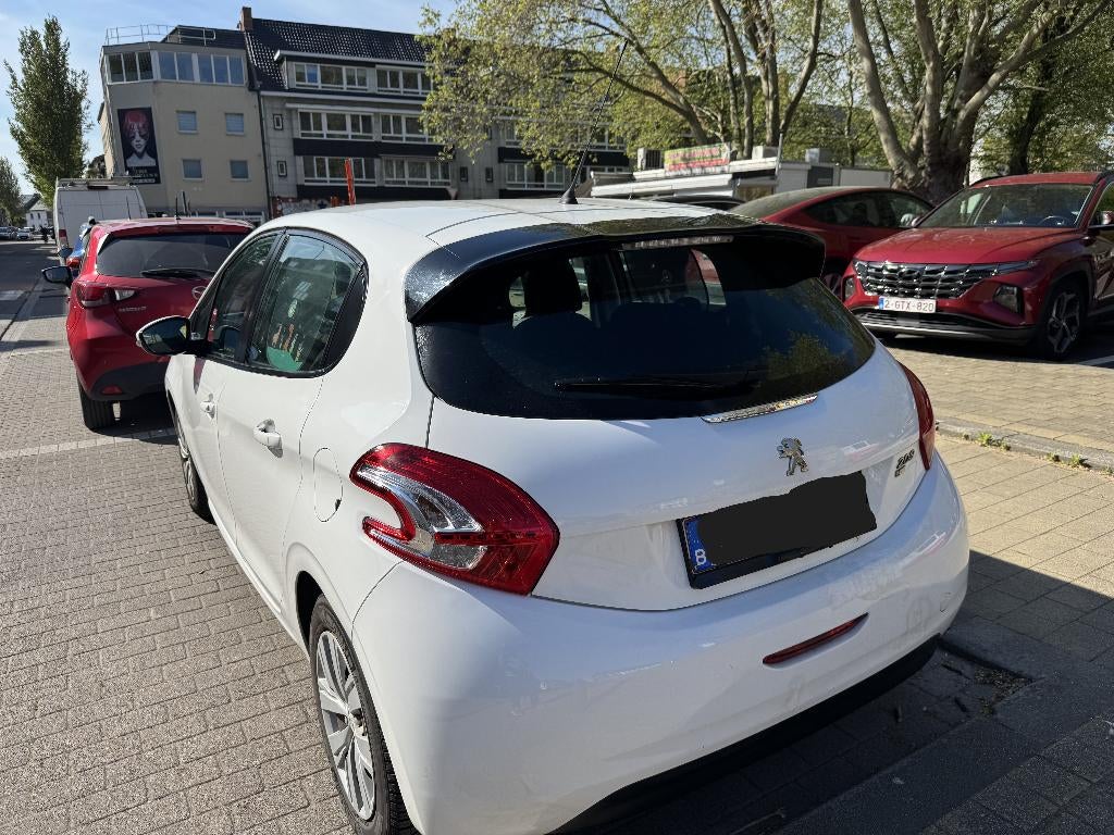 Automatic Peugeot 208, 1.2, 82 hp, benzine, Auto's, Euro 5, Stof, 1199 cc, Wit