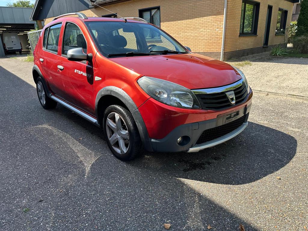 Dacia Sandero Stepway 1.6Benzine Gekeurd vvk, Auto's, Dacia, Bedrijf, 5 deurs, Euro 4, Sandero Stepway