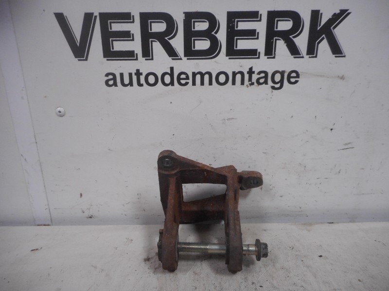 BOITE DE VITESSES SUPPORT AVANT Mondeo II (93bb-6p092-eb), Henry-Ford-Straße  1
50735  Köln, DE, Ford-Werke GmbH, Kunden@ford.com