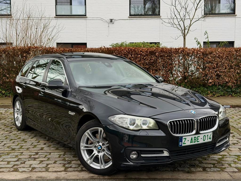 BMW 520D XDrive Facelift Automaat - 190PK - Pano - Euro 6B, Auto's, Automaat, USB, Beige, Leder
