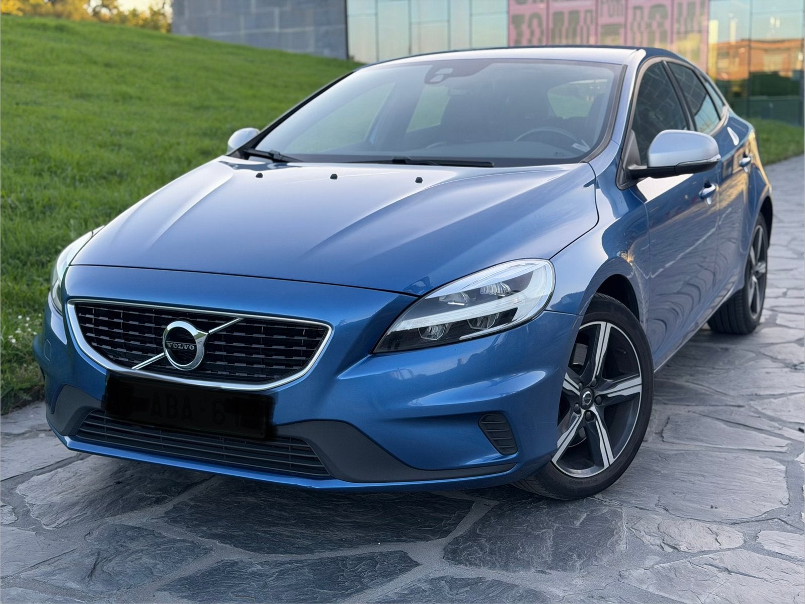 Volvo v40 2.0d / R-Design / Xenon / Automaat / Garantie, Autos, Cuir, Essai à domicile, Achat, Euro 6