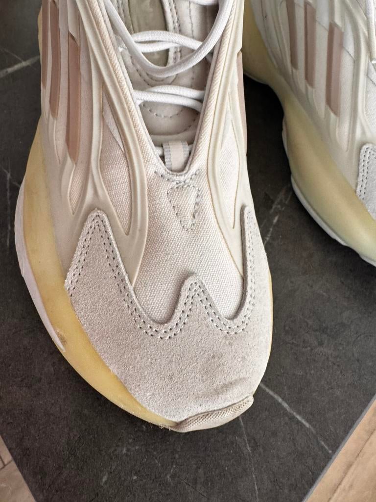 Chaussures adidas, Sports & Fitness, Basket, Enlèvement ou Envoi, Comme neuf, Chaussures