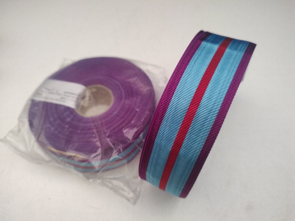 2 Rollen medaille linten , 25 m per rol, Verzenden